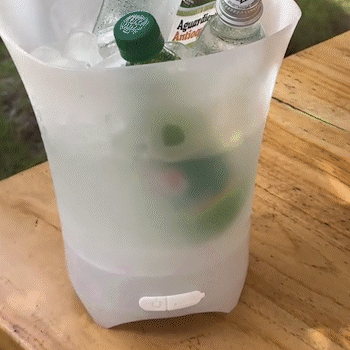 El complemento perfecto para las fiestas de fin de año - HIELERA CON PARLANTE